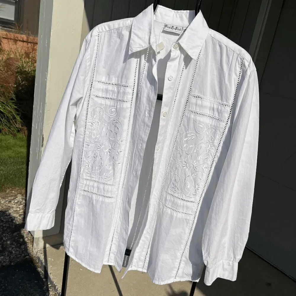 Vintage 80s White Cotton Floral Embroidered Eyelet Button-Up Shirt Top Blouse Si